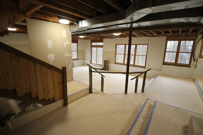 Building Photo - 38 W Mountain Ln