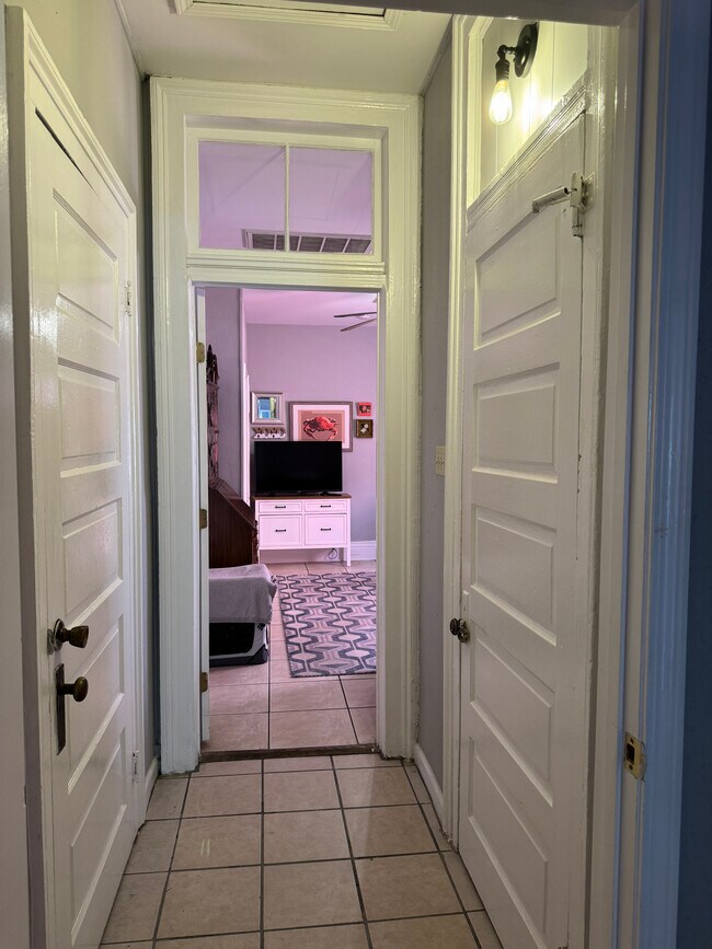 Building Photo - 309 S Alexander St