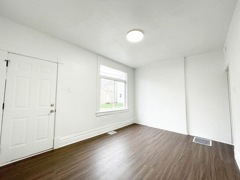 Building Photo - 709-711 Industry St