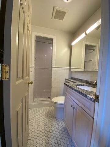 Building Photo - 100 Salem St