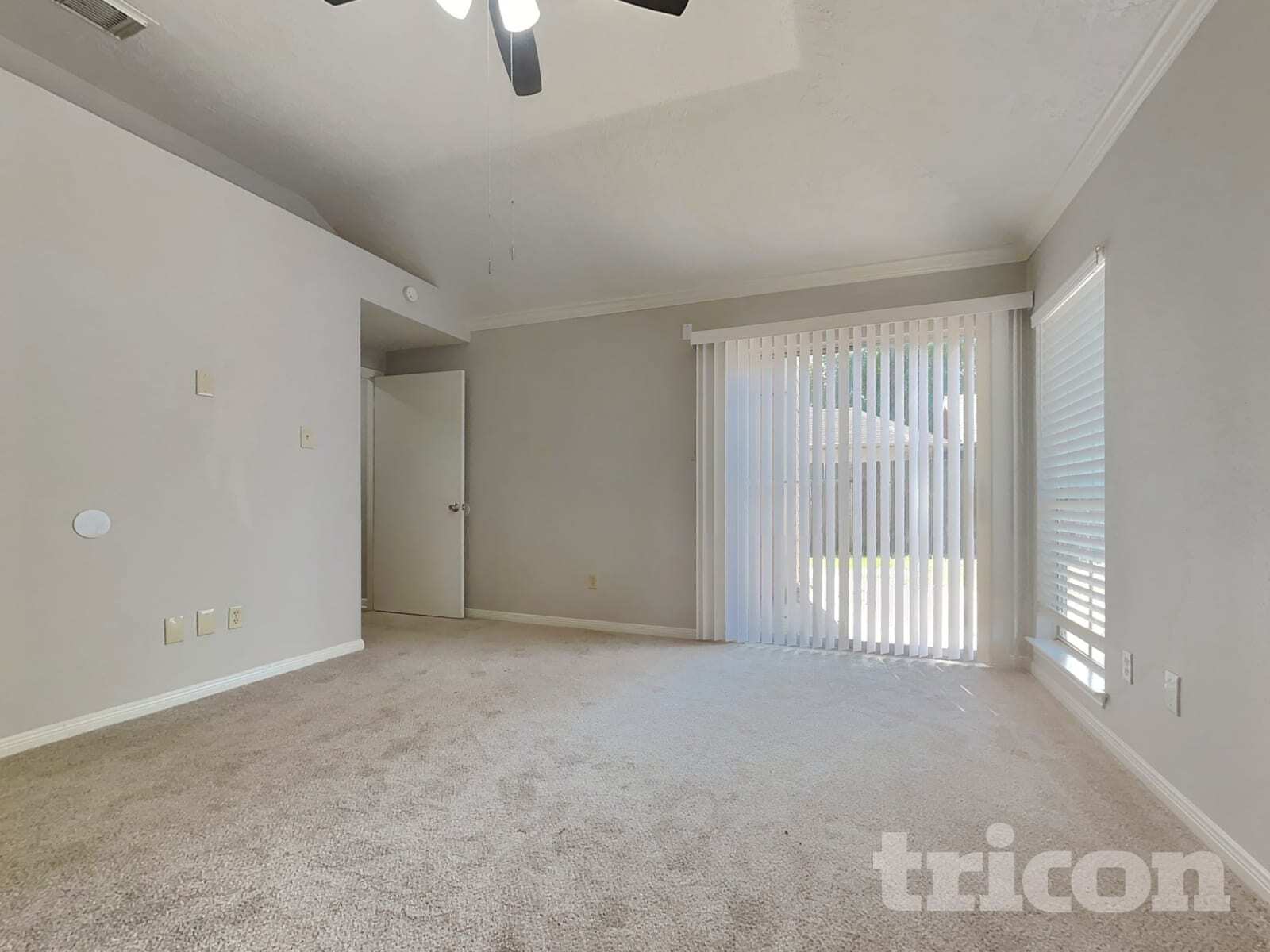 Building Photo - 8559 Spring Green Dr