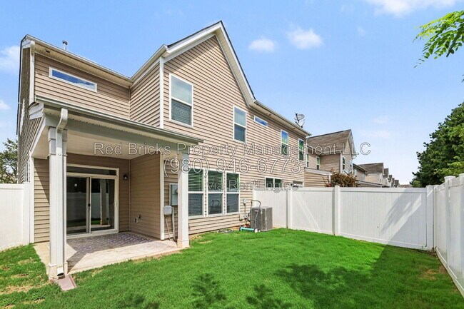 Building Photo - 13431 Savannah Point Dr