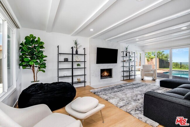 Building Photo - 6426 Ellenview Ave