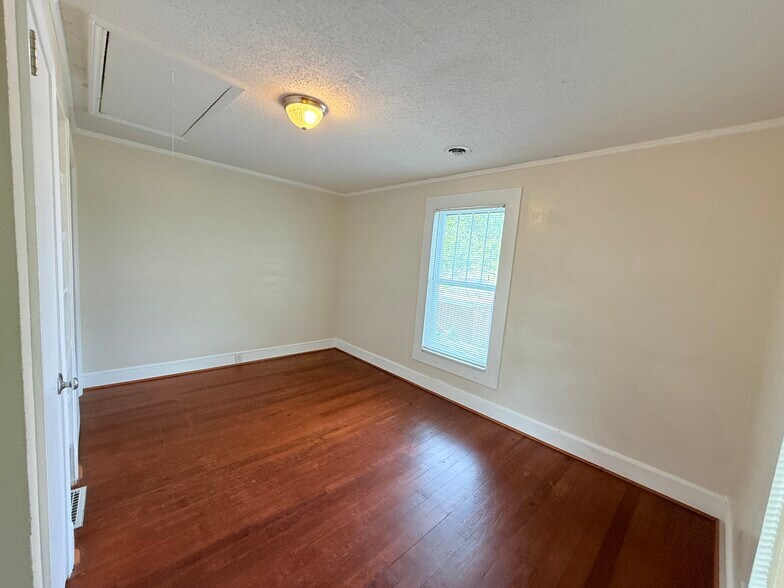 Building Photo - 1681 Linville Creek Rd
