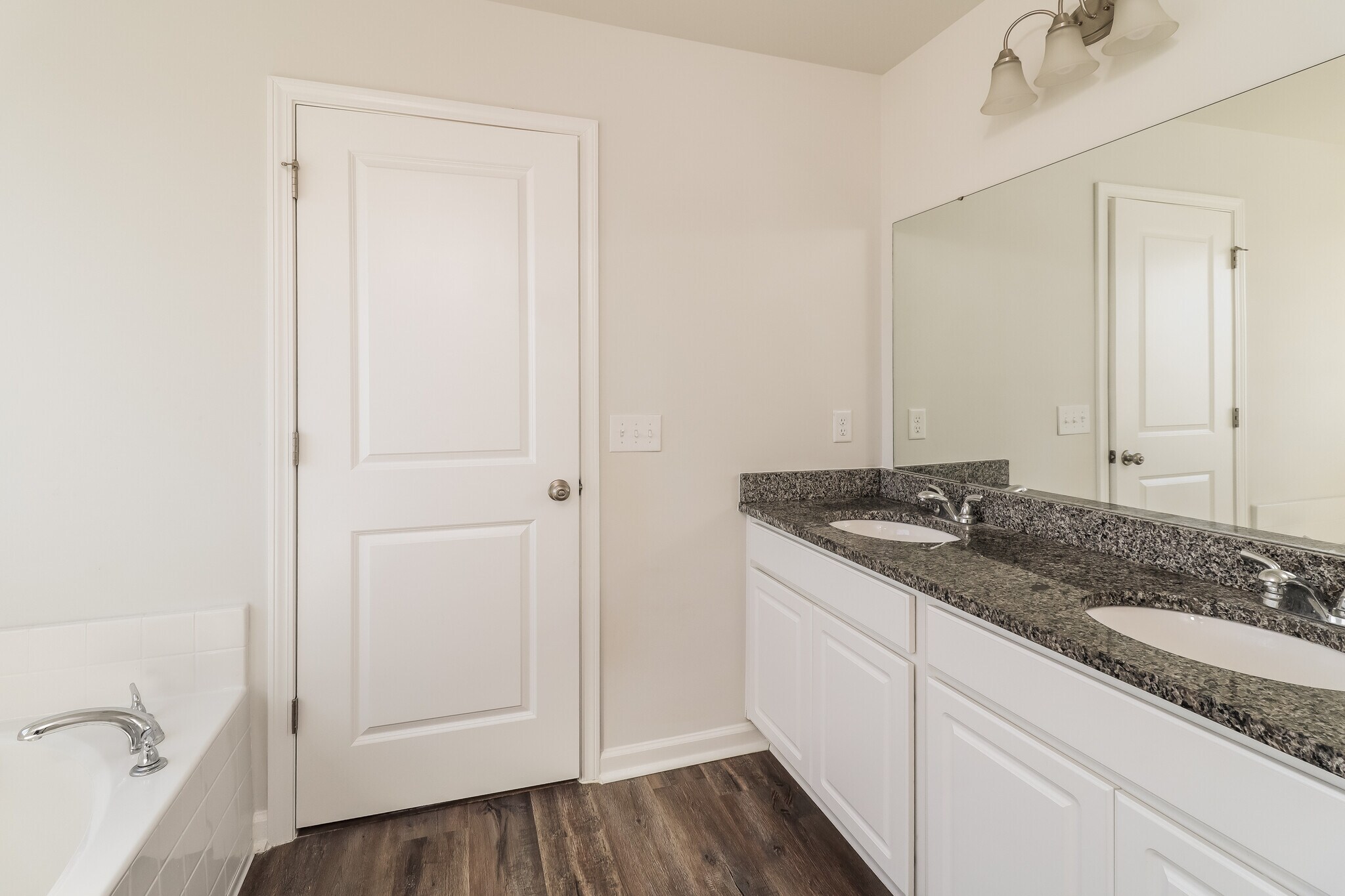 Building Photo - 132 Tondee Wy