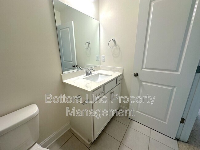 Building Photo - 4487 Fls Lk Dr S W