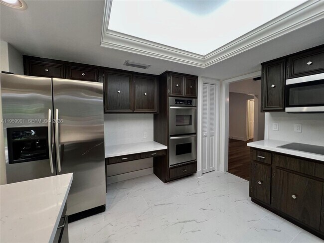 Building Photo - 4350 Palmarito St