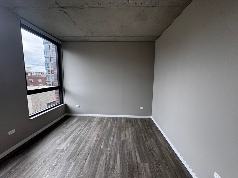 Building Photo - 26 N Sangamon St