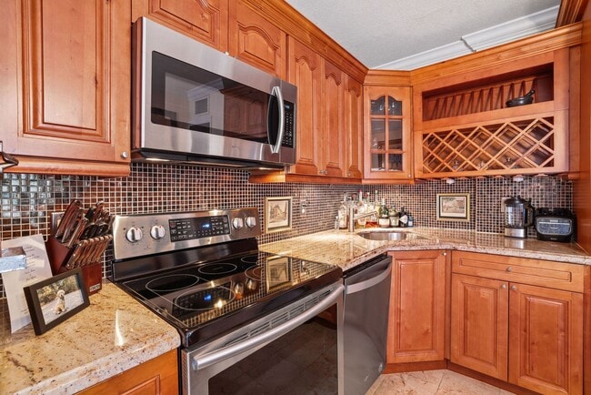 Building Photo - Spaciously designed 1 bedroom apartment wi...