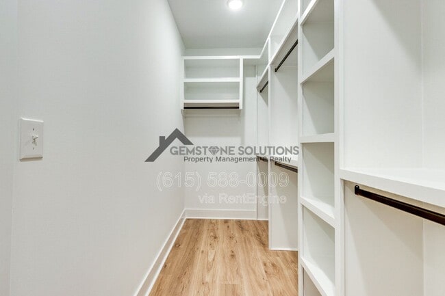 Building Photo - 669 Westboro Dr