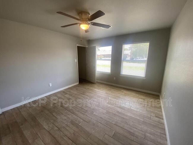 Building Photo - 1813 Osage St