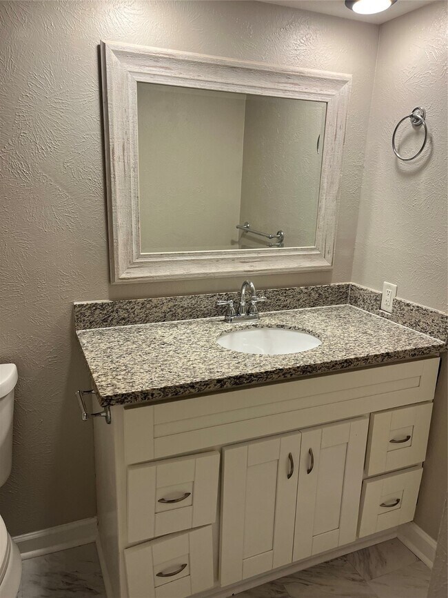 Building Photo - 6735 Blue Ridge Dr