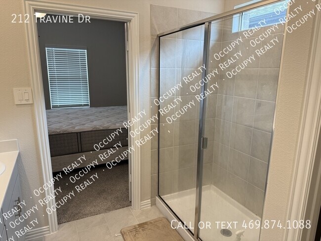 Building Photo - 212 Travine Dr