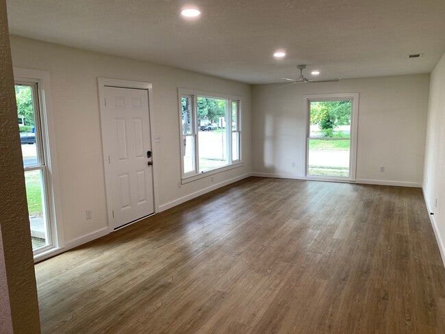 Building Photo - 3900 Sanger Ave