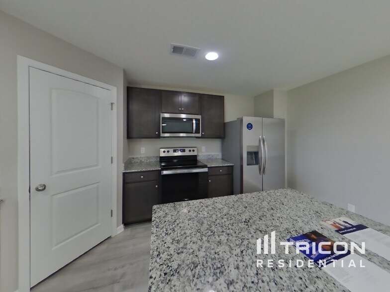 Building Photo - 308 Savannah Hills Dr