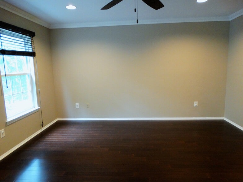 living room - 2269 Nash Ct