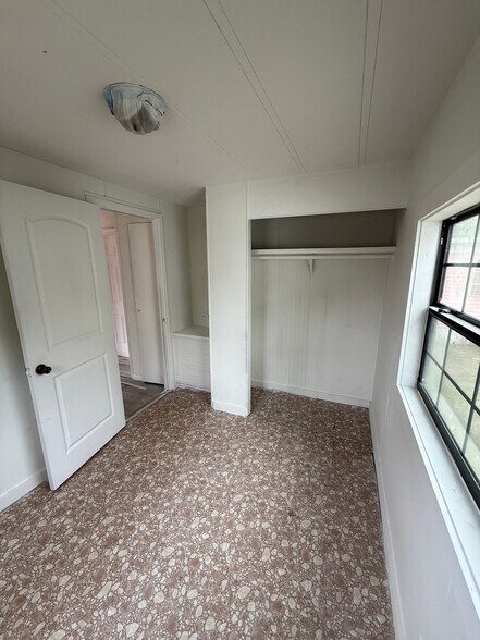 Building Photo - 920 Boardwalk Ln