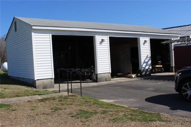 Building Photo - 17120 Nash Rd