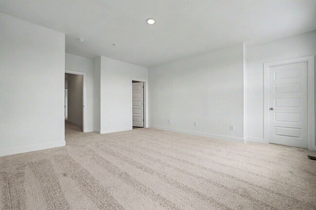 Building Photo - 705 Grove Edge Ln