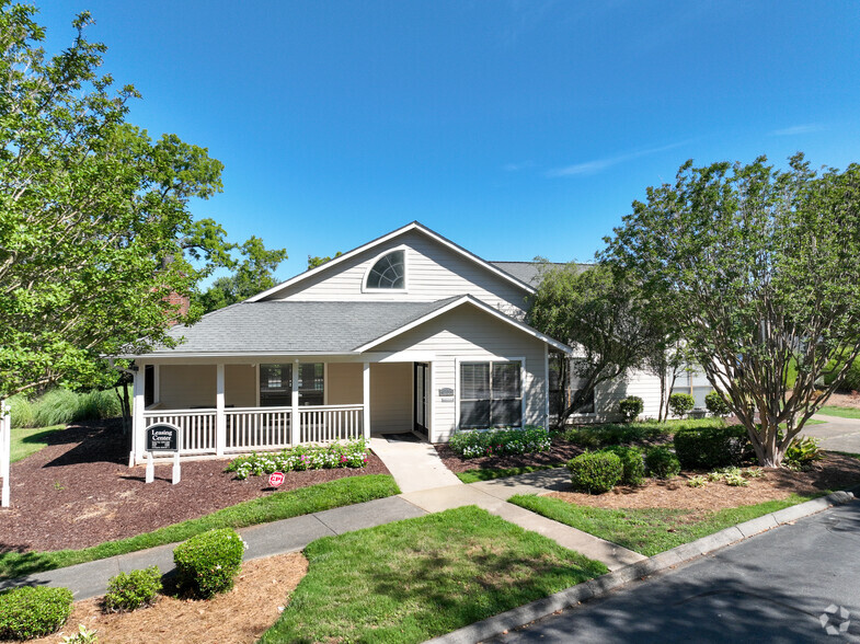 Building Photo - Sedgefield Apartments