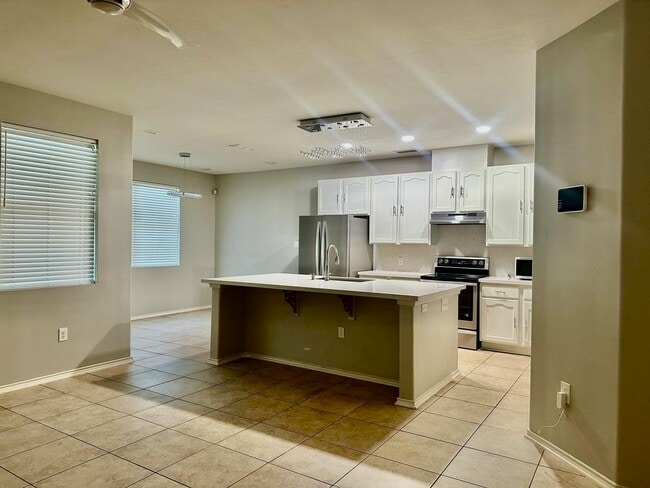 Building Photo - 9310 Albany Dr