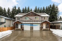 Building Photo - 3-Bed Home with Garage & Fenced Yard in Pr...