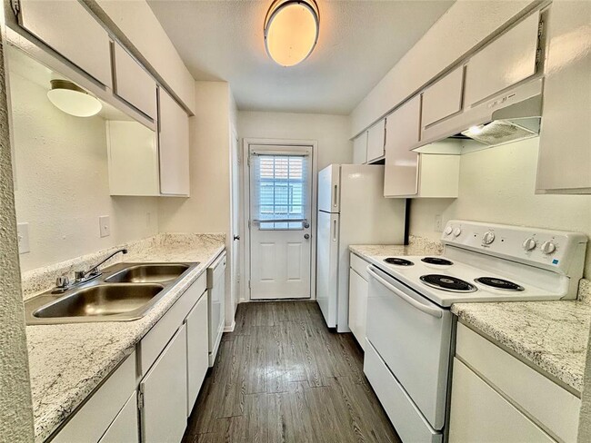 Building Photo - 6500 W 43rd St