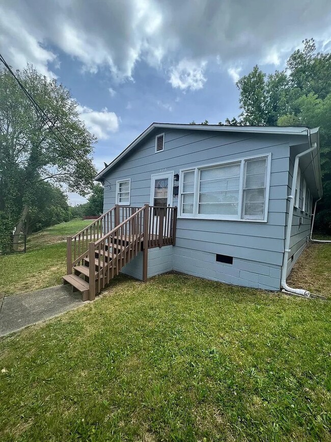 Building Photo - 2 Bedroom House in Downtown Raleigh