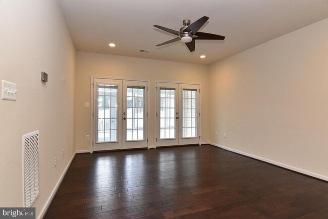 Building Photo - 20560 Charlotte Blvd