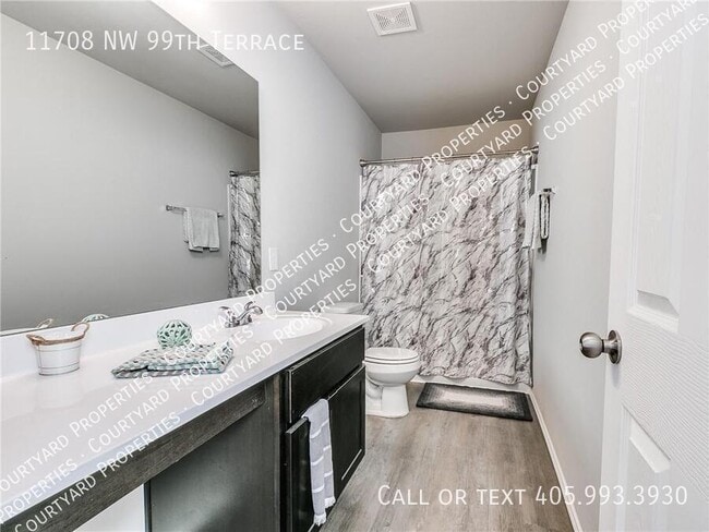 Building Photo - 11708 NW 99th Ter