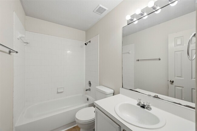 Building Photo - 14954 Sugar Sands Dr