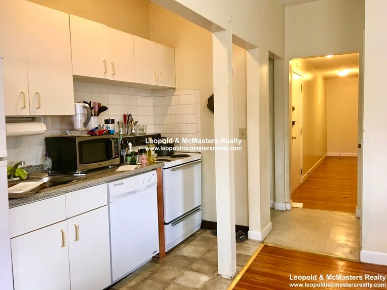 Building Photo - 1132 Commonwealth Ave