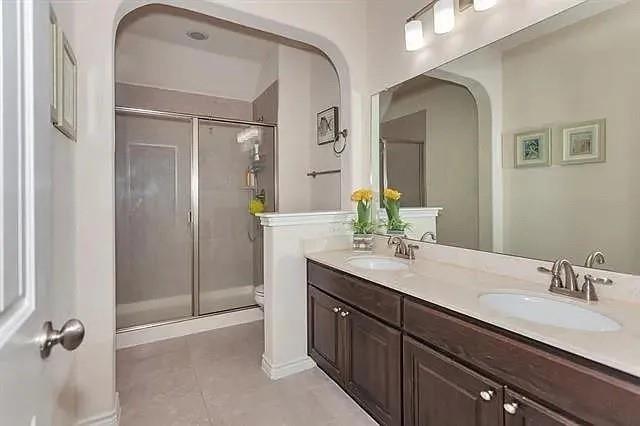 Building Photo - 913 Yarrow St