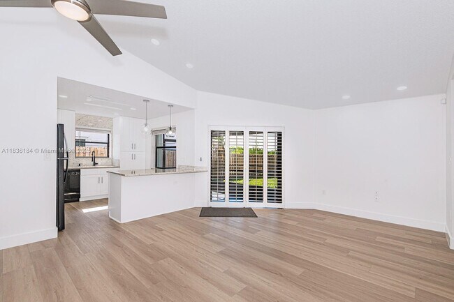Building Photo - 15510 Gauntlet Hall Manor