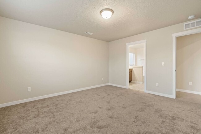 Building Photo - SINGLE LEVEL LIVING: 4 Bedroom, 2 Bath Nampa Home w/Upstairs Bonus Room