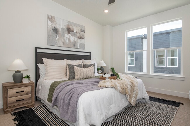 Building Photo - 478 E Violets Cv Ln