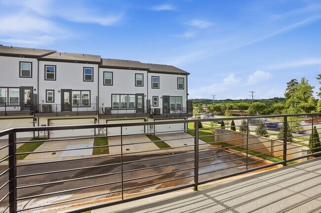 Building Photo - Brand-New Townhome in the University area at Senata at Research Park!