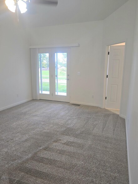 Building Photo - 1335 Monument Ct