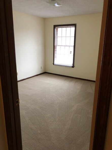 Building Photo - 117 Briarwood St