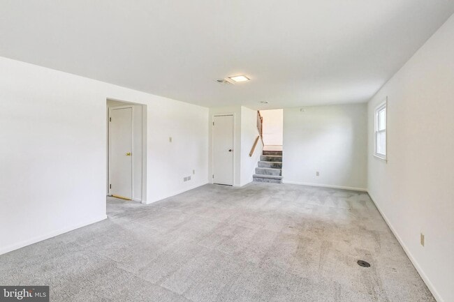 Building Photo - 1208 Pinewood Dr