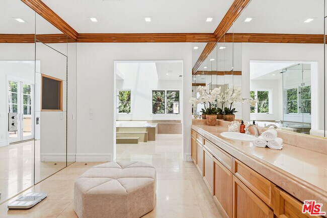 Building Photo - 407 Robert Ln