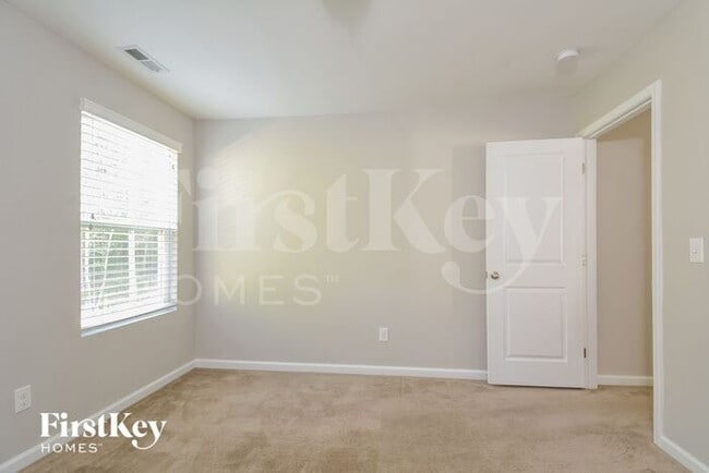 Building Photo - 1226 Golden Eagle Dr