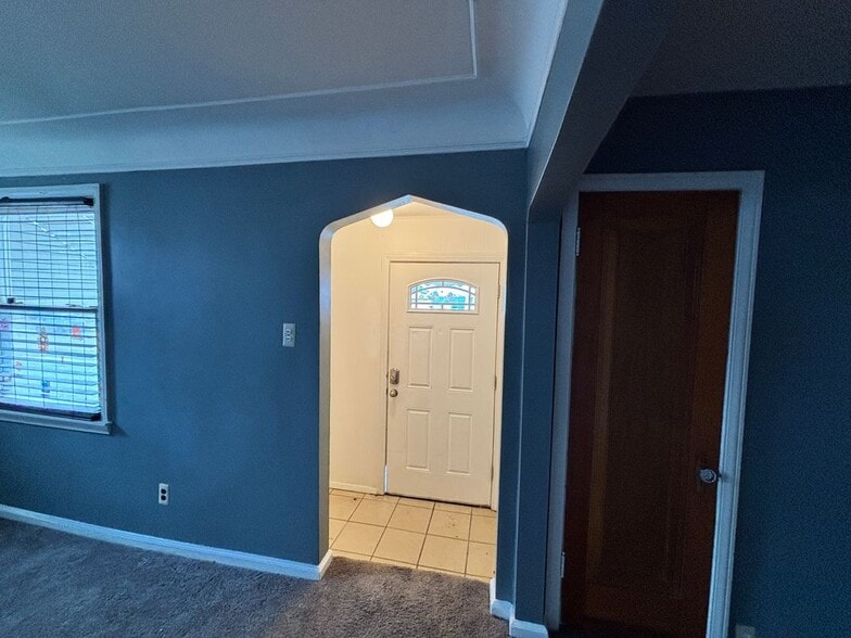 Building Photo - 13425 Georgiana Ave