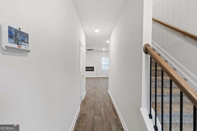 Building Photo - 197 Weldon Rd