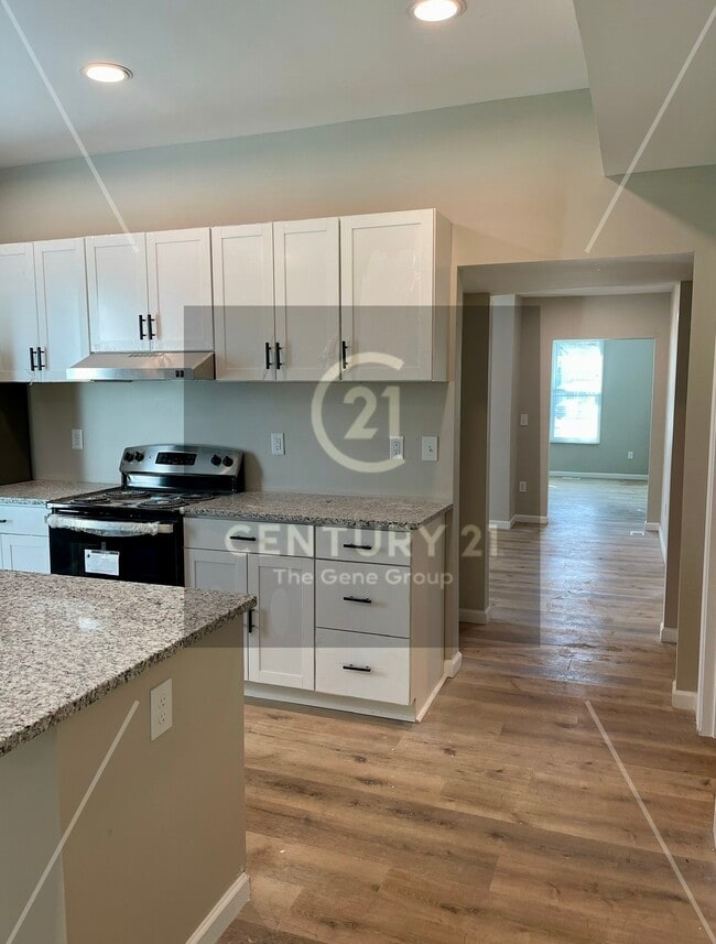 Building Photo - 319 Wyoming St