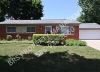 Building Photo - Charming 3 Bedroom 1.5 Bathroom Ranch.