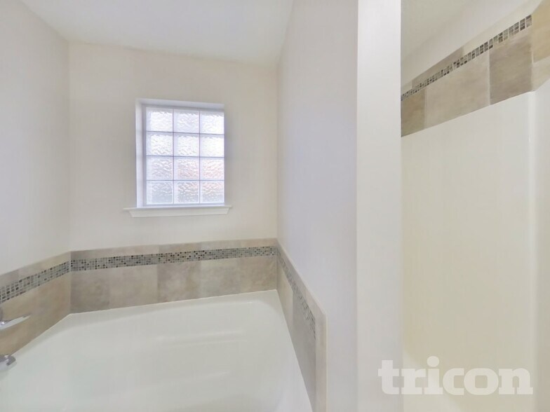 Building Photo - 2103 Academy Way