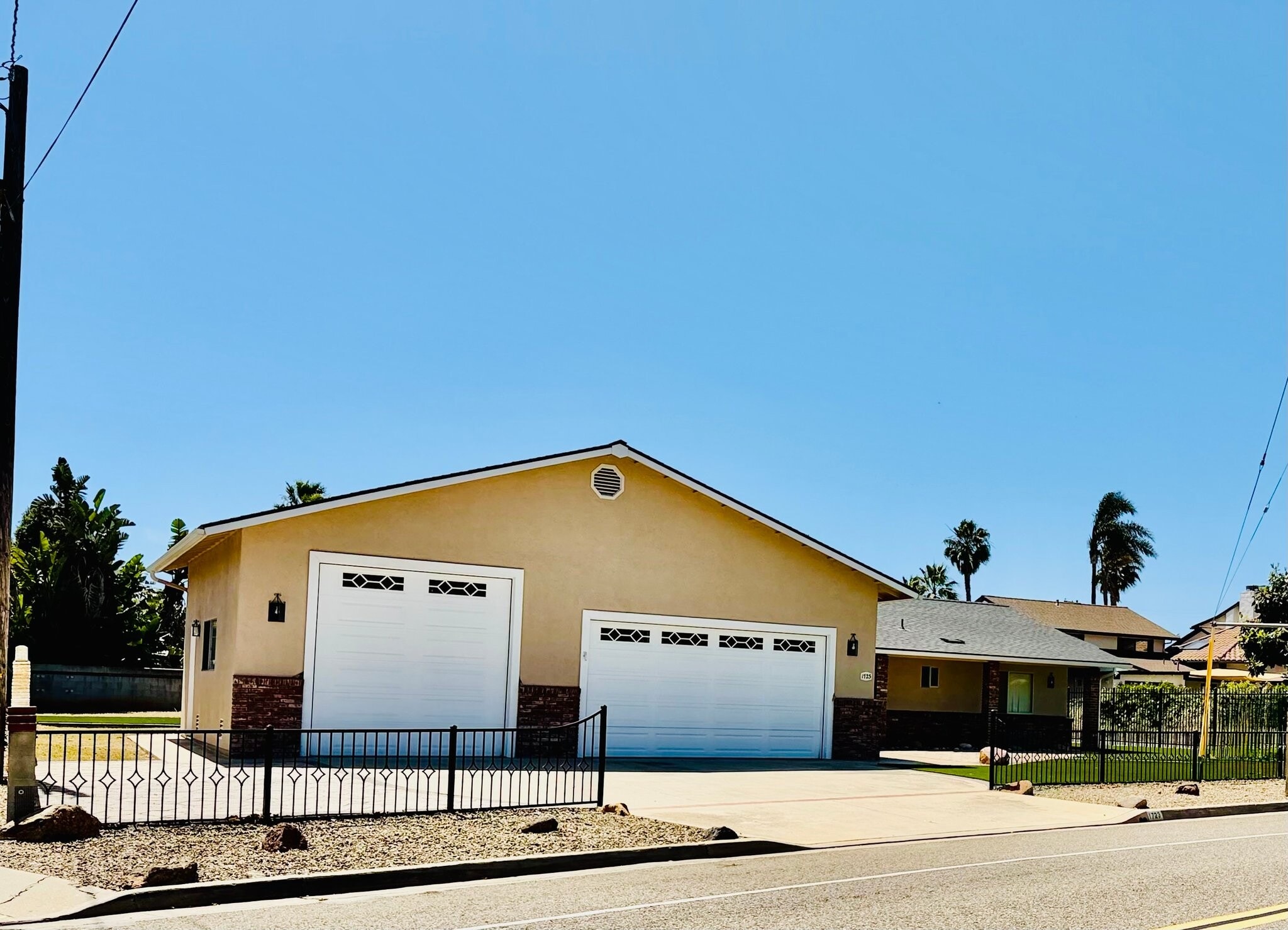 Building Photo - 1723 Ivy Rd