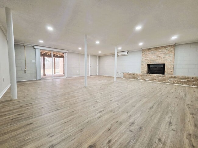 Building Photo - Remodeled ranch on large serene lot in Amelia County.