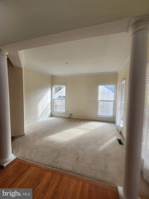 Primary Photo - 10208 Rolling Green Way